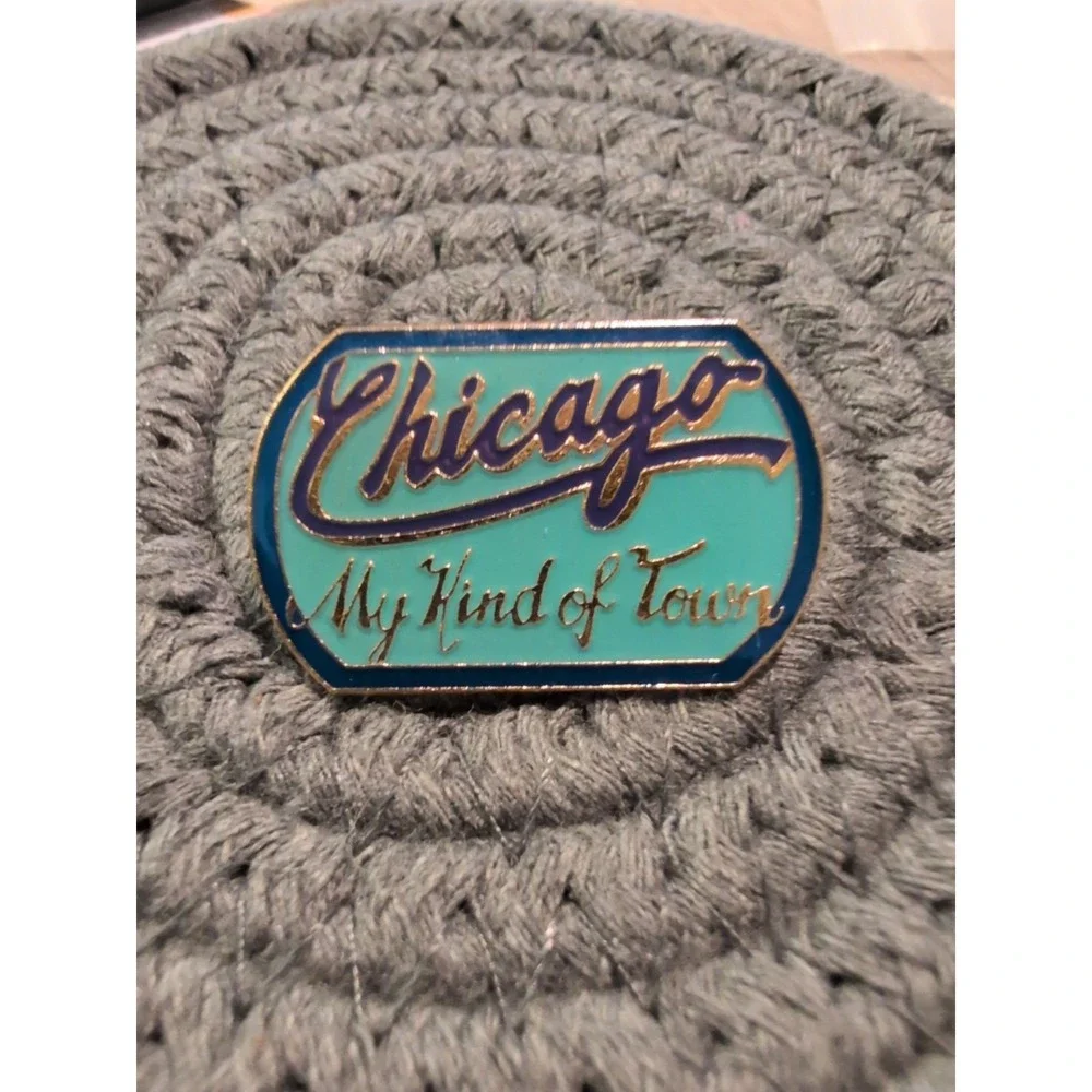VINTAGE & RARE CHICAGO MY KIND OF TOWN PIN PINBACK‎
